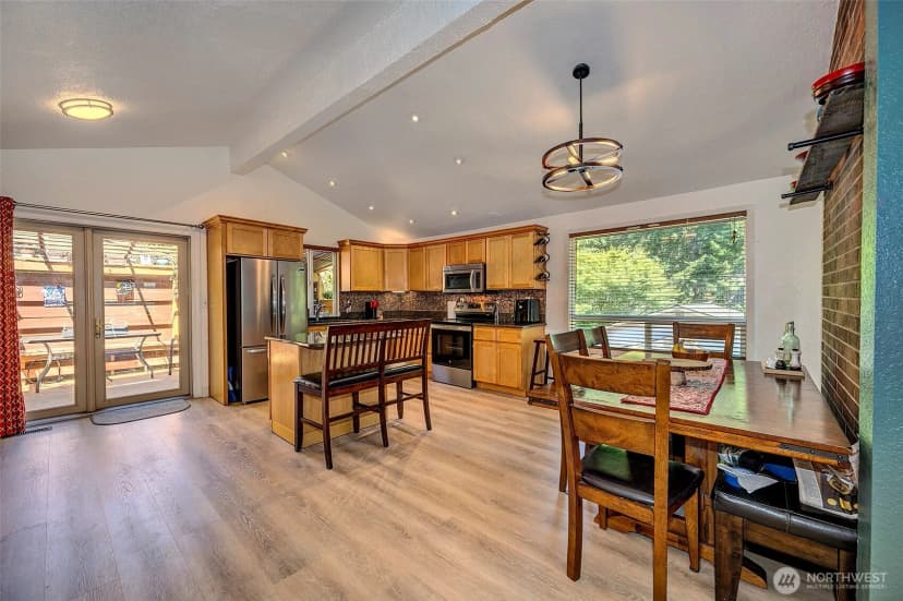 Property photo for 21220 Shell Valley Road, Edmonds photo 8