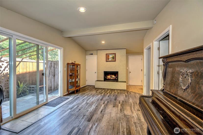 Property photo for 21220 Shell Valley Road, Edmonds photo 19