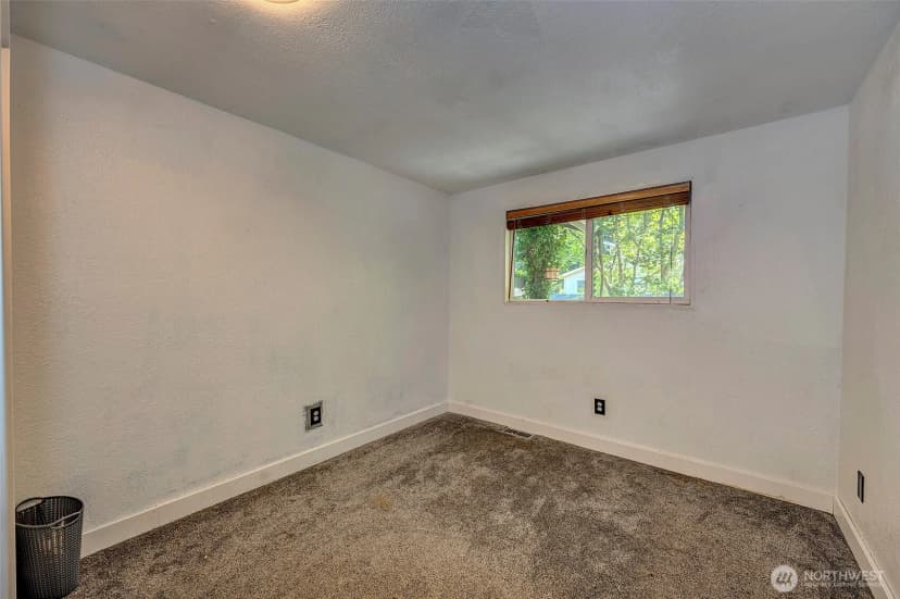 Property photo for 21220 Shell Valley Road, Edmonds photo 11