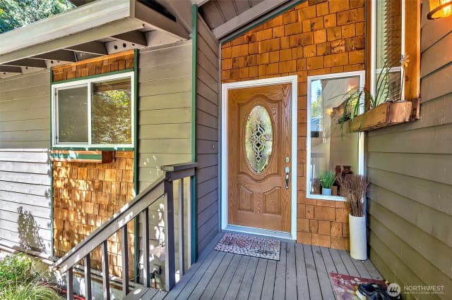 Property photo for 21220 Shell Valley Road, Edmonds photo 2