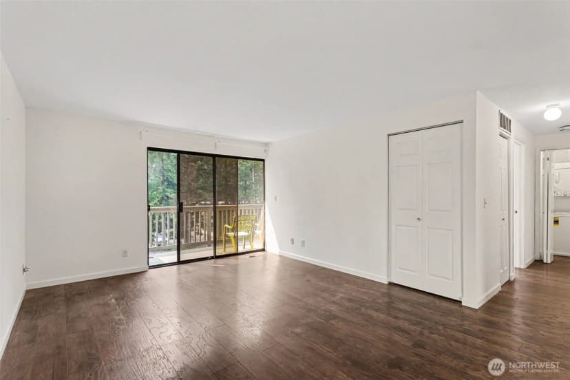 Property photo for 1420 153rd Ave Ne #3702, Bellevue photo 6