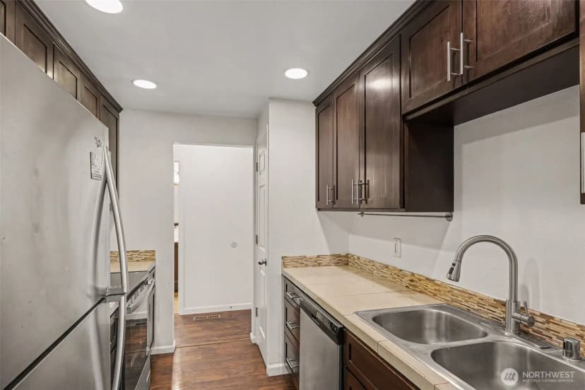 Property photo for 1420 153rd Ave Ne #3702, Bellevue photo 10
