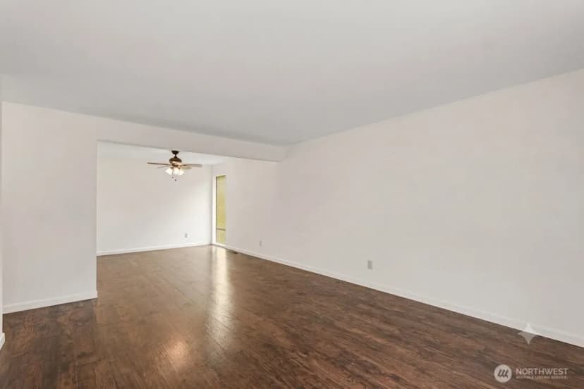 Property photo for 1420 153rd Ave Ne #3702, Bellevue photo 7