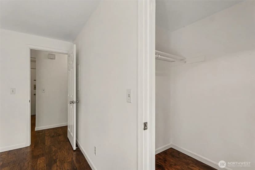 Property photo for 1420 153rd Ave Ne #3702, Bellevue photo 17