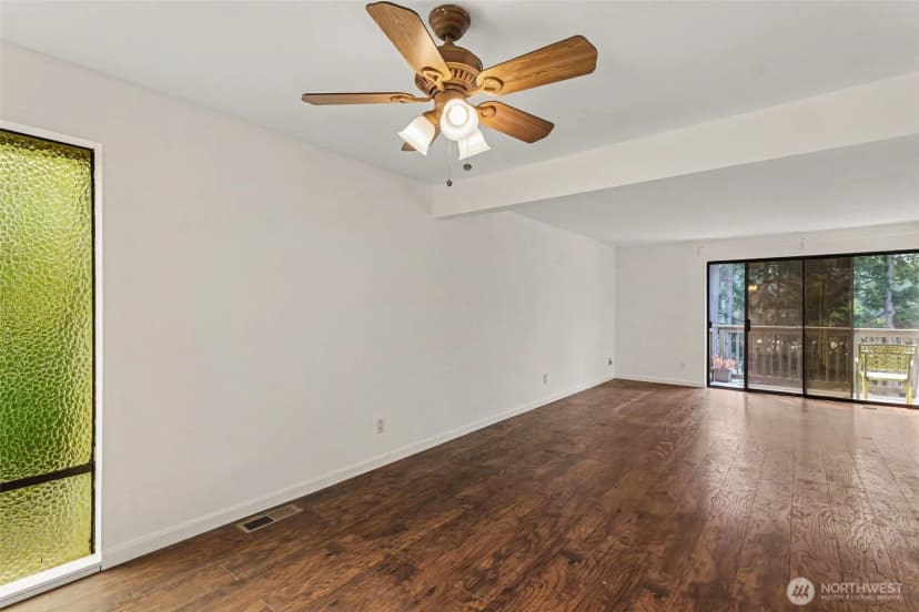 Property photo for 1420 153rd Ave Ne #3702, Bellevue photo 5