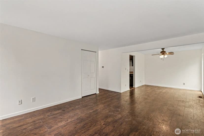 Property photo for 1420 153rd Ave Ne #3702, Bellevue photo 8