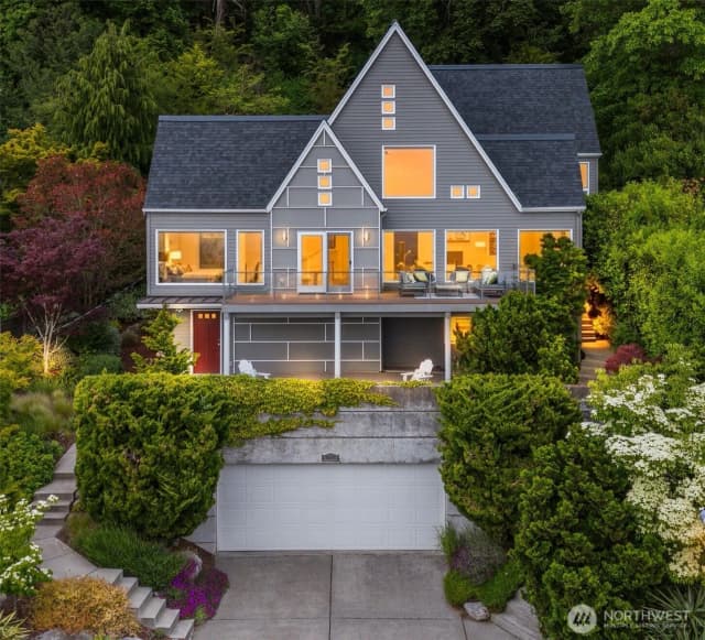 Property photo for 4622 57th Avenue Sw, Seattle photo 5