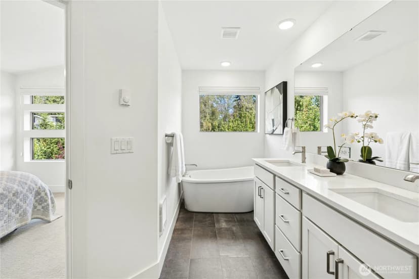 Property photo for 168 Whispering Lane Nw, Bainbridge Island photo 16