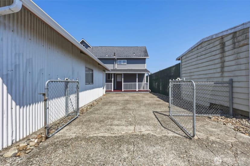 Property photo for 1120 3rd Street, Cosmopolis photo 37