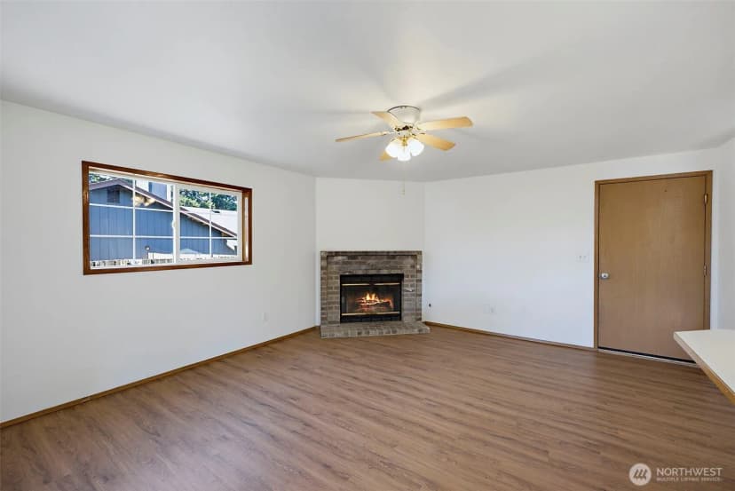 Property photo for 15012 2nd Avenue E, Tacoma photo 11