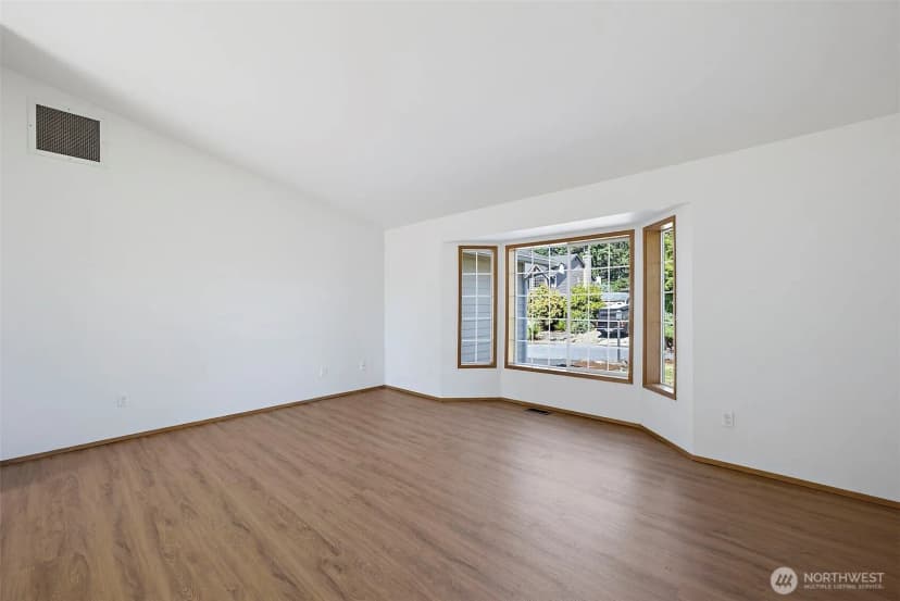 Property photo for 15012 2nd Avenue E, Tacoma photo 6
