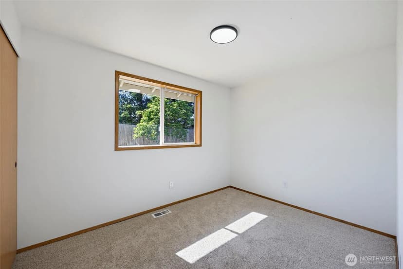 Property photo for 15012 2nd Avenue E, Tacoma photo 20