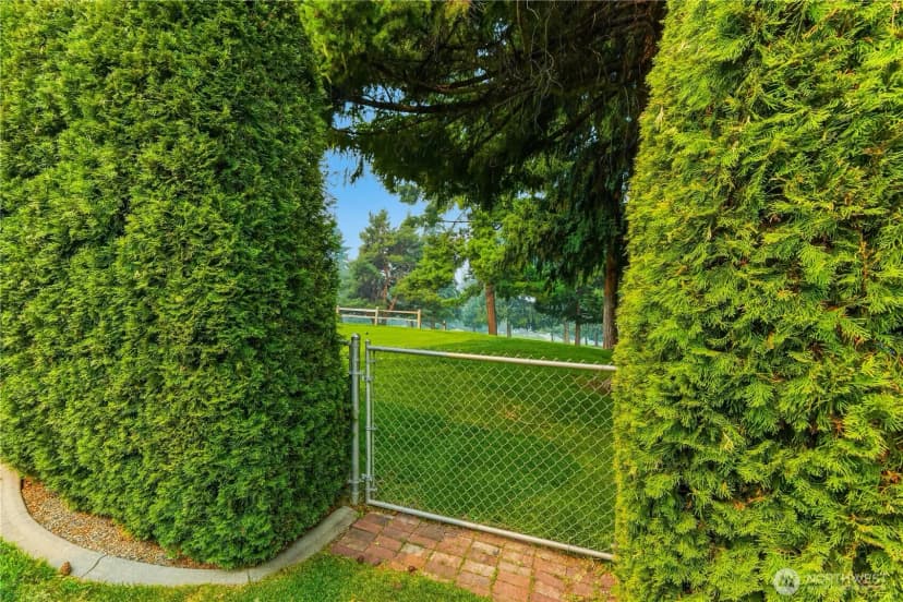 Property photo for 1690 Eastmont Avenue, East Wenatchee photo 31