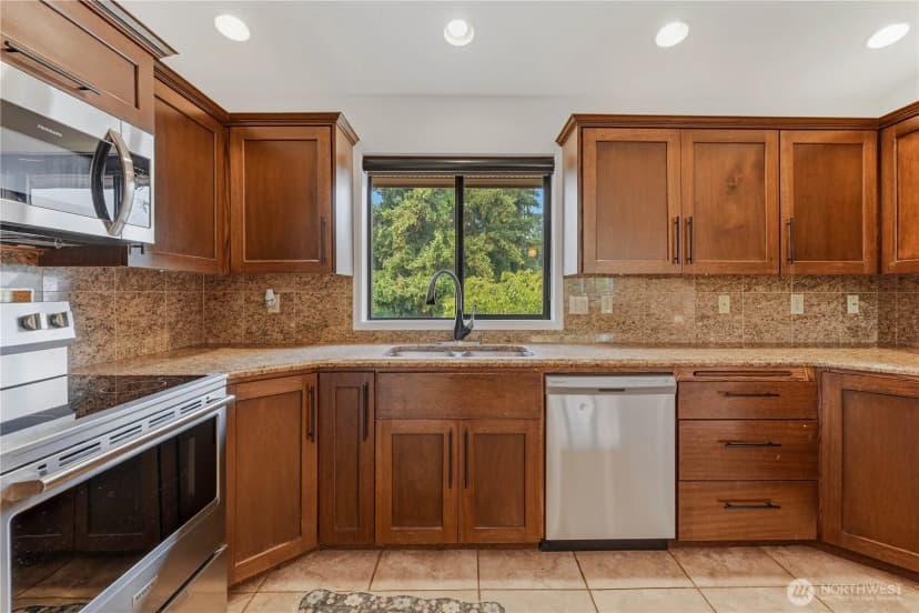 Property photo for 1690 Eastmont Avenue, East Wenatchee photo 6