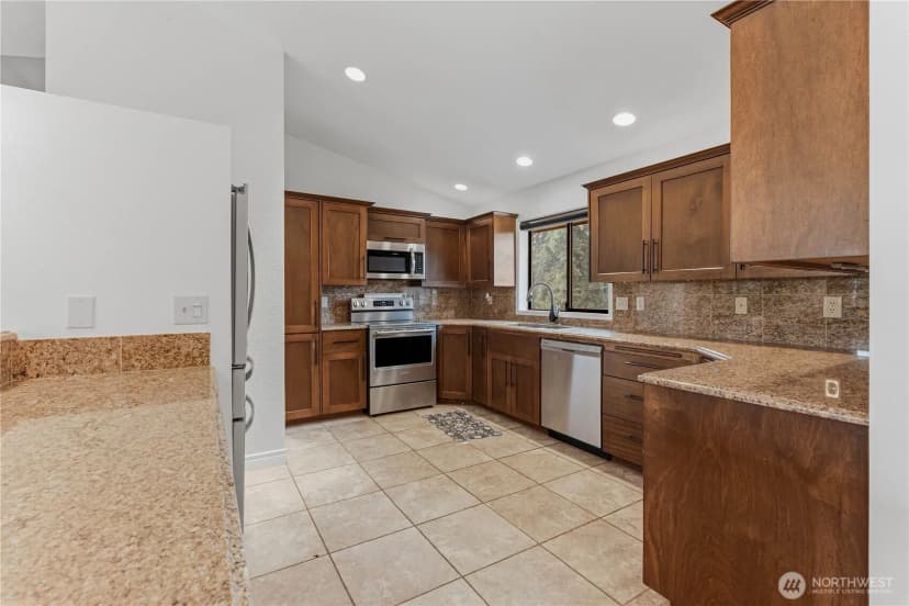 Property photo for 1690 Eastmont Avenue, East Wenatchee photo 5