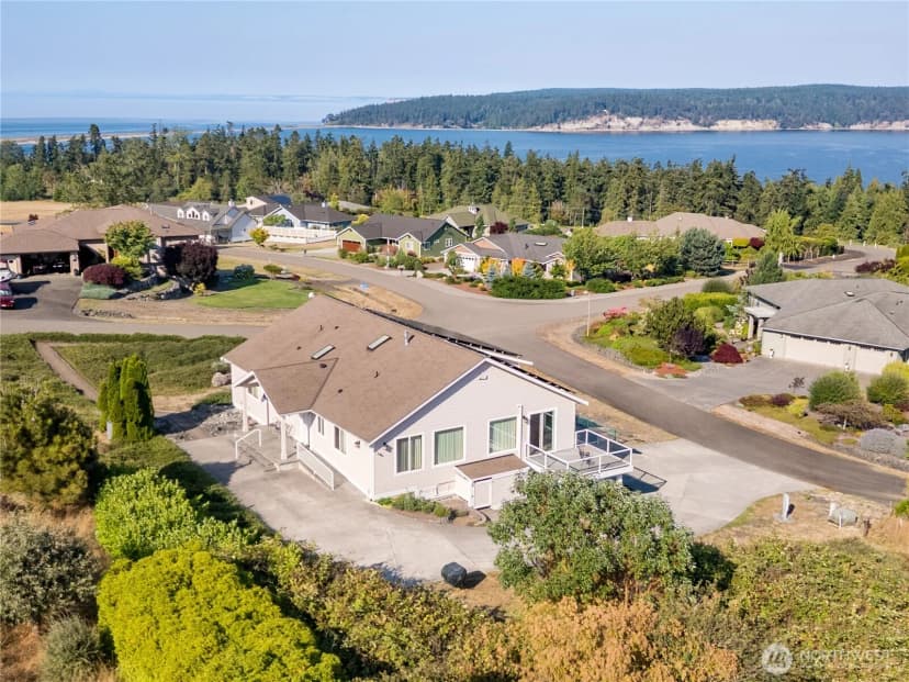 Property photo for 160 Mariners View Court, Sequim photo 4