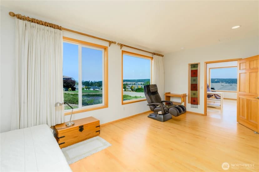 Property photo for 160 Mariners View Court, Sequim photo 24
