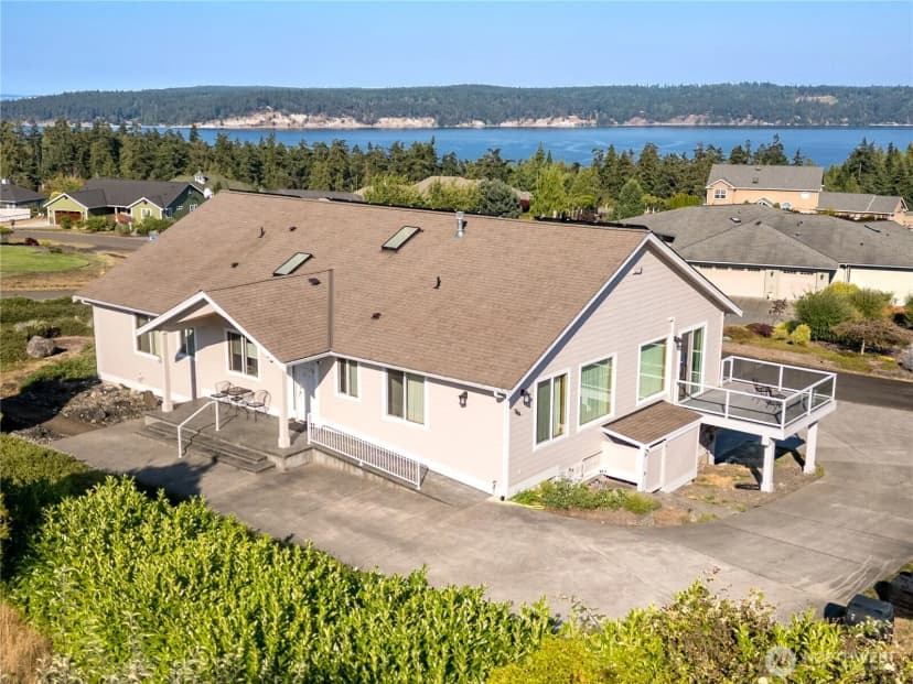 Property photo for 160 Mariners View Court, Sequim photo 38