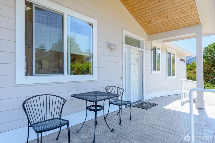 Property photo for 160 Mariners View Court, Sequim photo 5