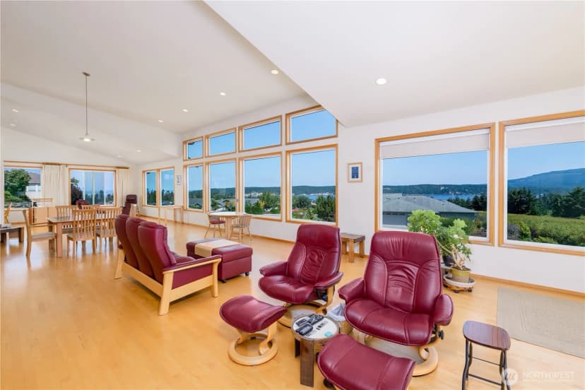 Property photo for 160 Mariners View Court, Sequim photo 11