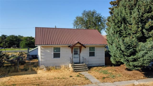 Property photo for 112 E Lind Street, Lind