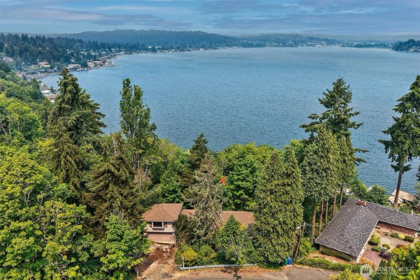 Property photo for 14048 41st Avenue Ne, Seattle photo 29