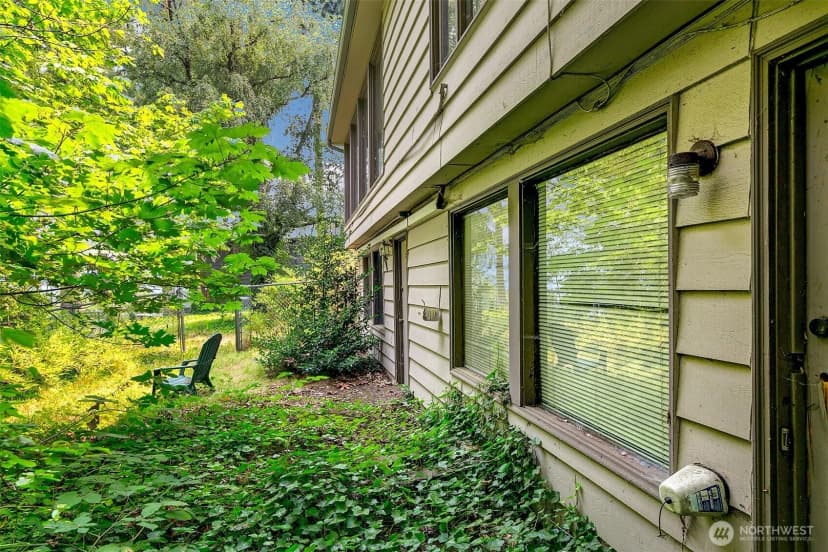 Property photo for 14048 41st Avenue Ne, Seattle photo 25