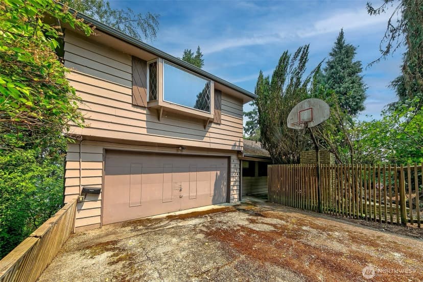 Property photo for 14048 41st Avenue Ne, Seattle photo 18
