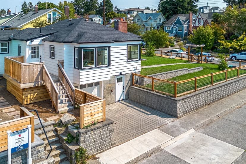Property photo for 8215 4th Avenue Ne, Seattle photo 28