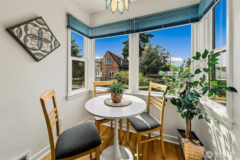 Property photo for 8215 4th Avenue Ne, Seattle photo 13