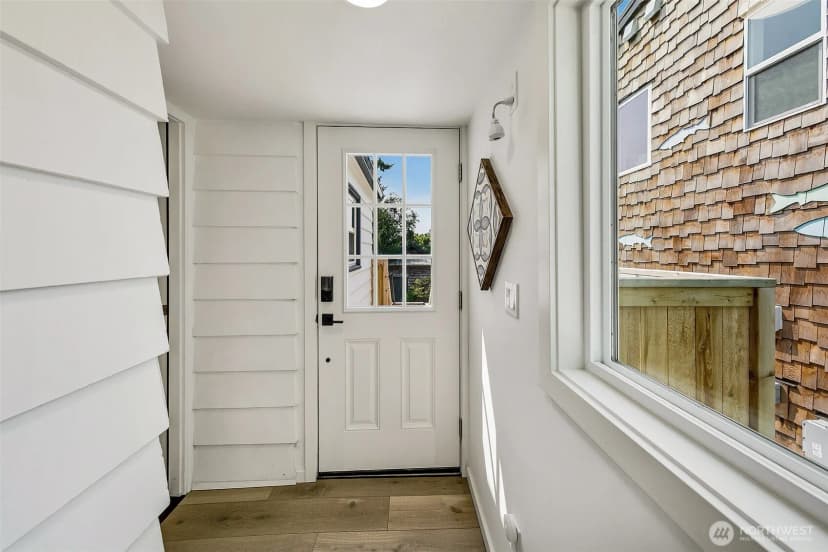 Property photo for 8215 4th Avenue Ne, Seattle photo 22