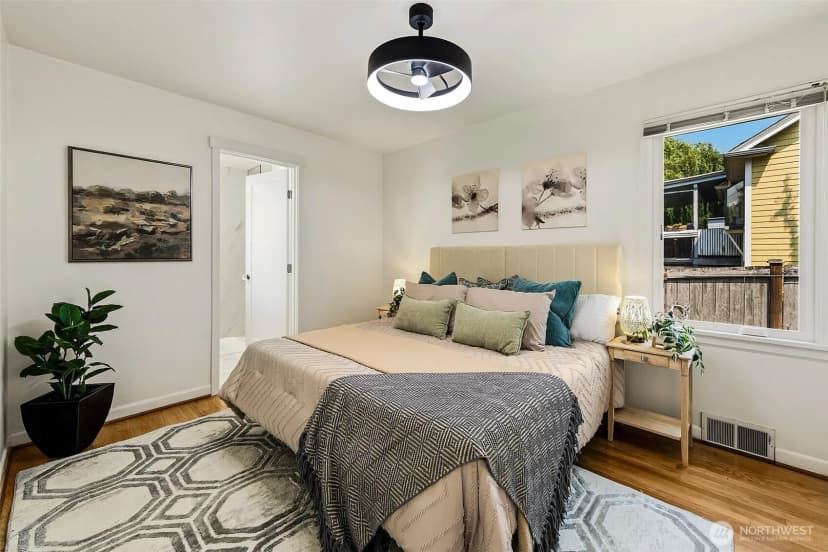 Property photo for 8215 4th Avenue Ne, Seattle photo 14