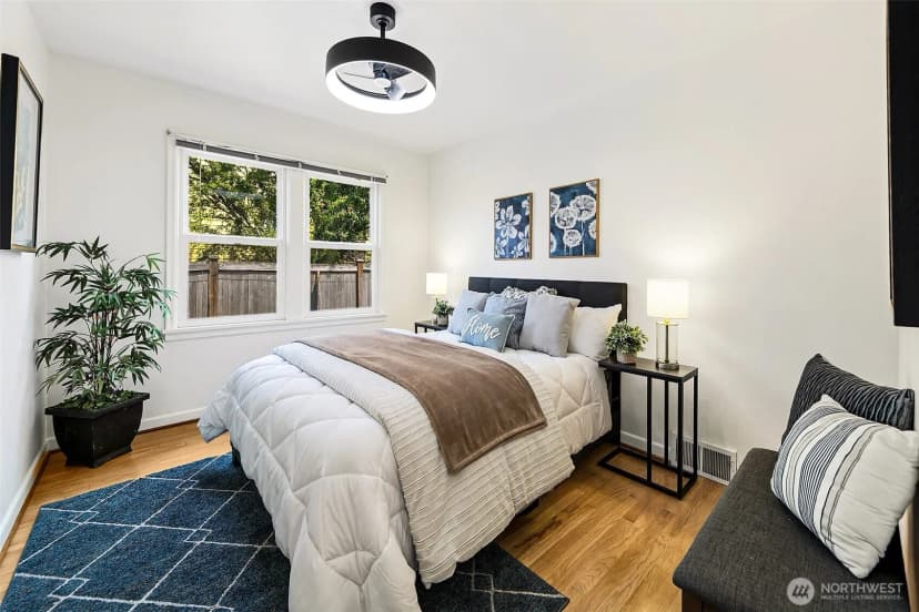 Property photo for 8215 4th Avenue Ne, Seattle photo 16