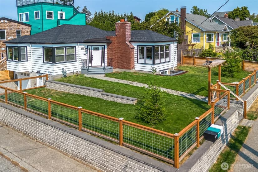 Property photo for 8215 4th Avenue Ne, Seattle photo 27