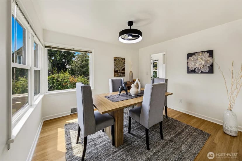Property photo for 8215 4th Avenue Ne, Seattle photo 9