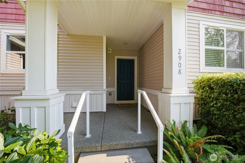 Property photo for 2908 Sw Raymond Street, Seattle photo 3
