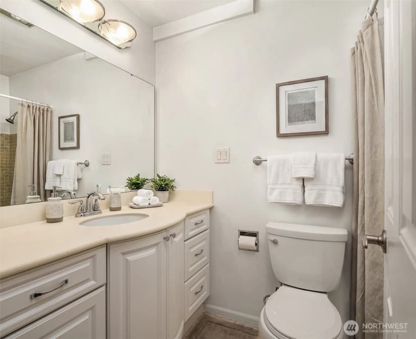 Property photo for 2501 Canterbury Lane E #119, Seattle photo 21