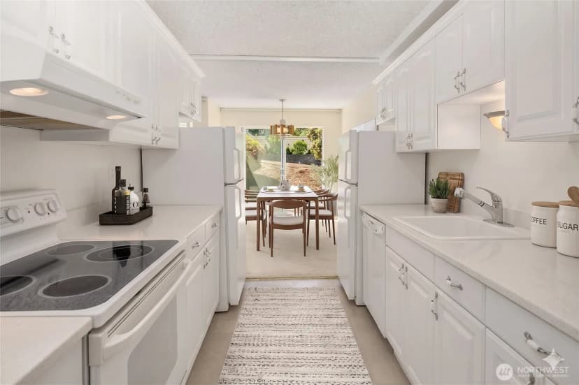 Property photo for 2501 Canterbury Lane E #119, Seattle photo 11