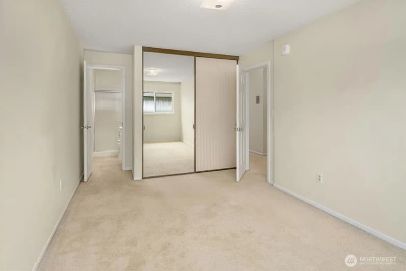 Property photo for 2501 Canterbury Lane E #119, Seattle photo 17