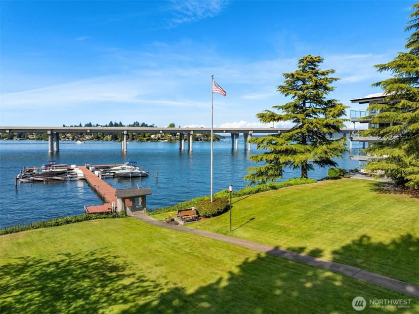 Property photo for 2501 Canterbury Lane E #119, Seattle photo 26