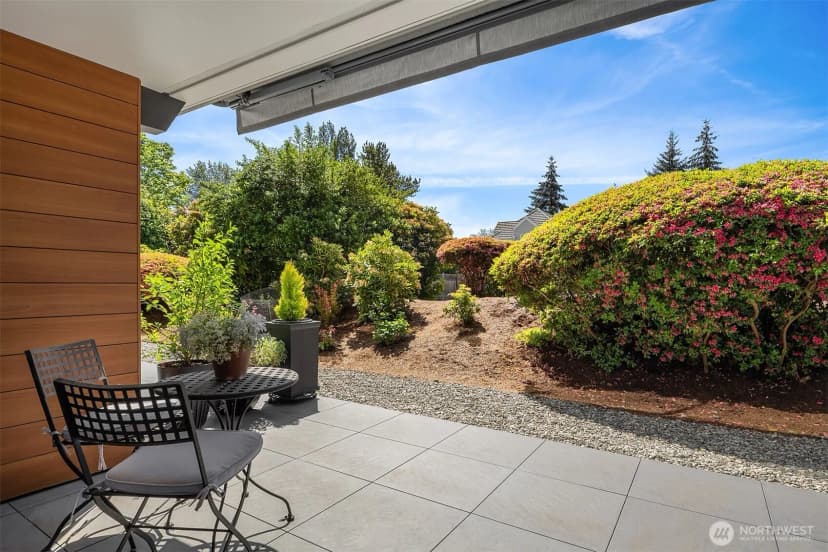 Property photo for 2501 Canterbury Lane E #119, Seattle photo 22