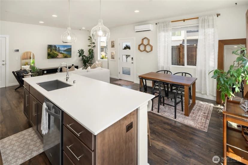 Property photo for 4902 Courtyard Lane #b1, Mukilteo photo 16