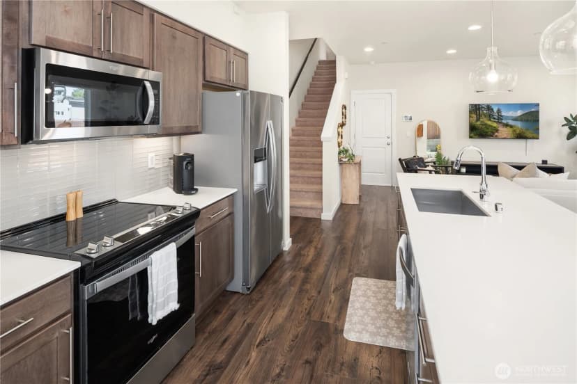 Property photo for 4902 Courtyard Lane #b1, Mukilteo photo 13
