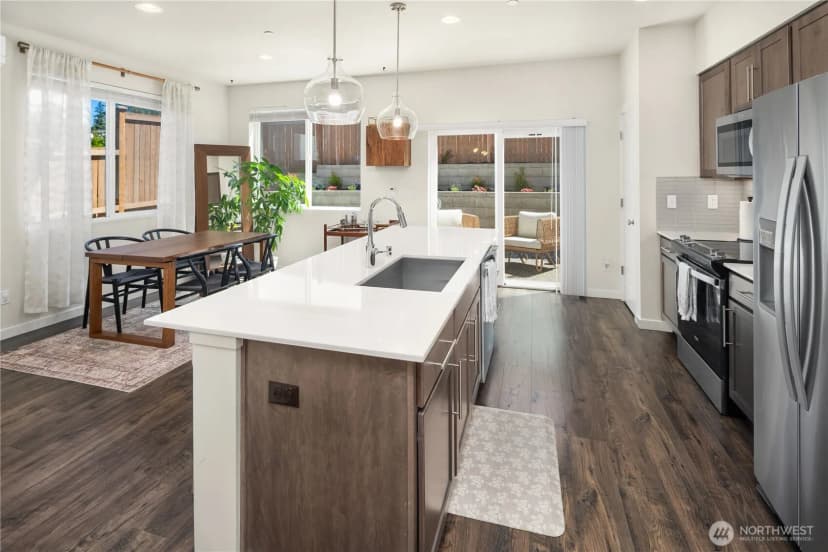 Property photo for 4902 Courtyard Lane #b1, Mukilteo photo 15