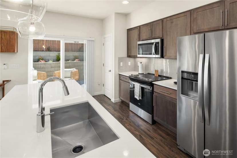 Property photo for 4902 Courtyard Lane #b1, Mukilteo photo 14