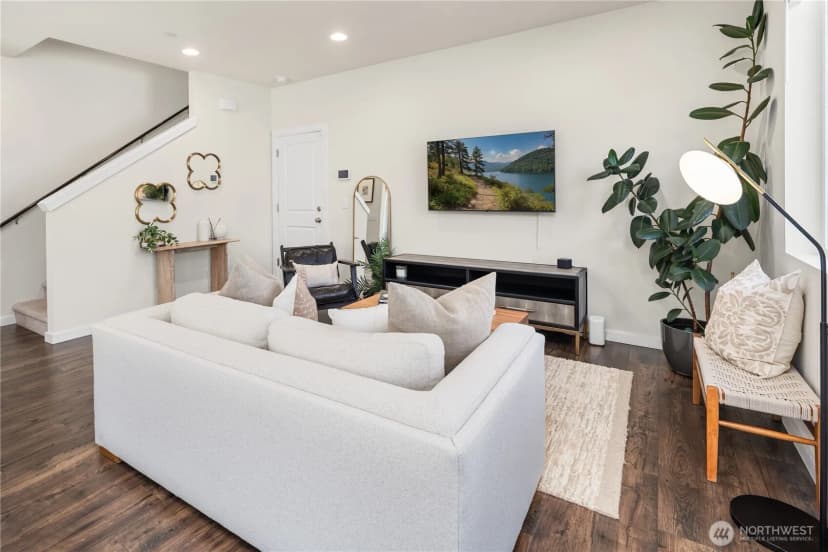 Property photo for 4902 Courtyard Lane #b1, Mukilteo photo 6