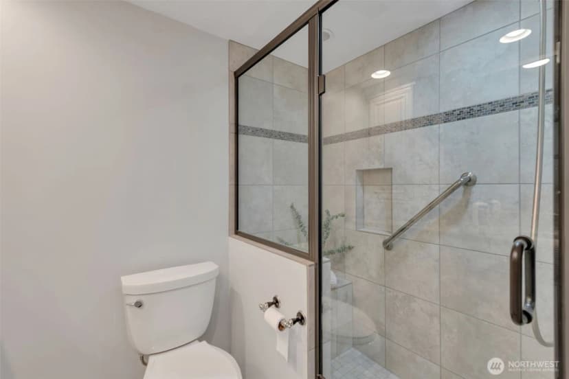 Property photo for 4206 187th Place Se, Issaquah photo 16