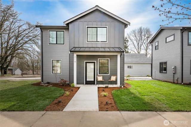 Property photo for 214 E Grover Street, Lynden