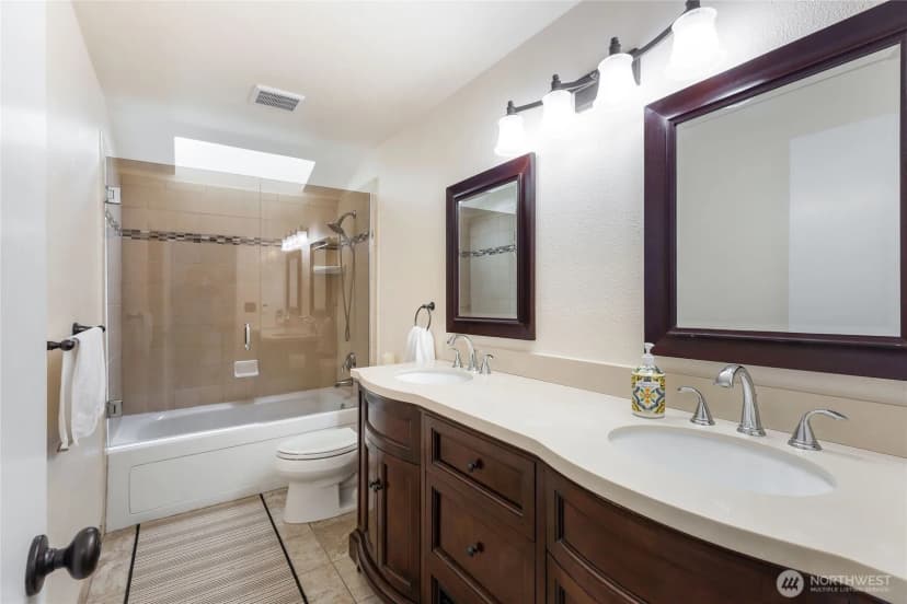 Property photo for 10009 Ne 141st Street, Kirkland photo 25