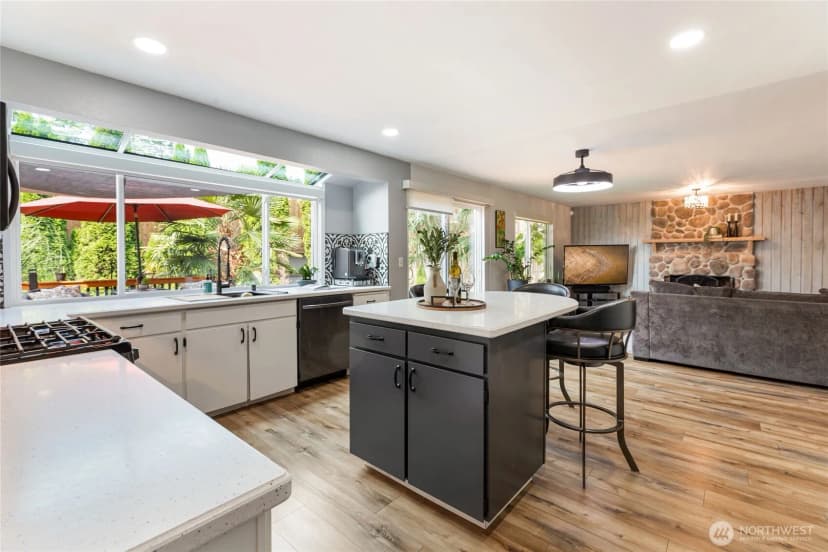 Property photo for 10009 Ne 141st Street, Kirkland photo 11